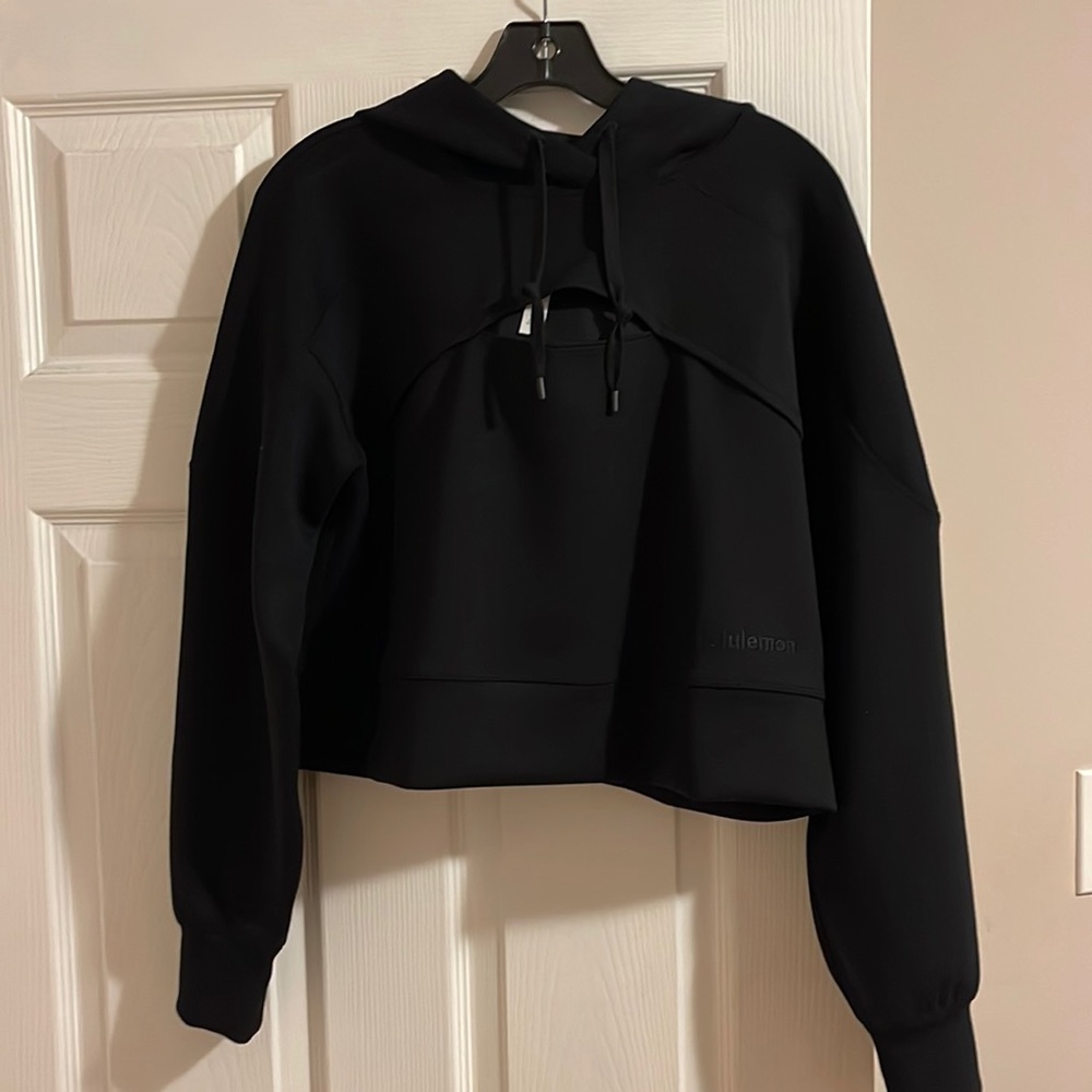LULULEMON get centered hoodie black size 8 new without tags